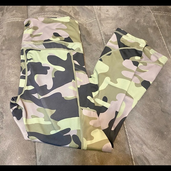 Green Camo Zyia leggings - Picture 3 of 5